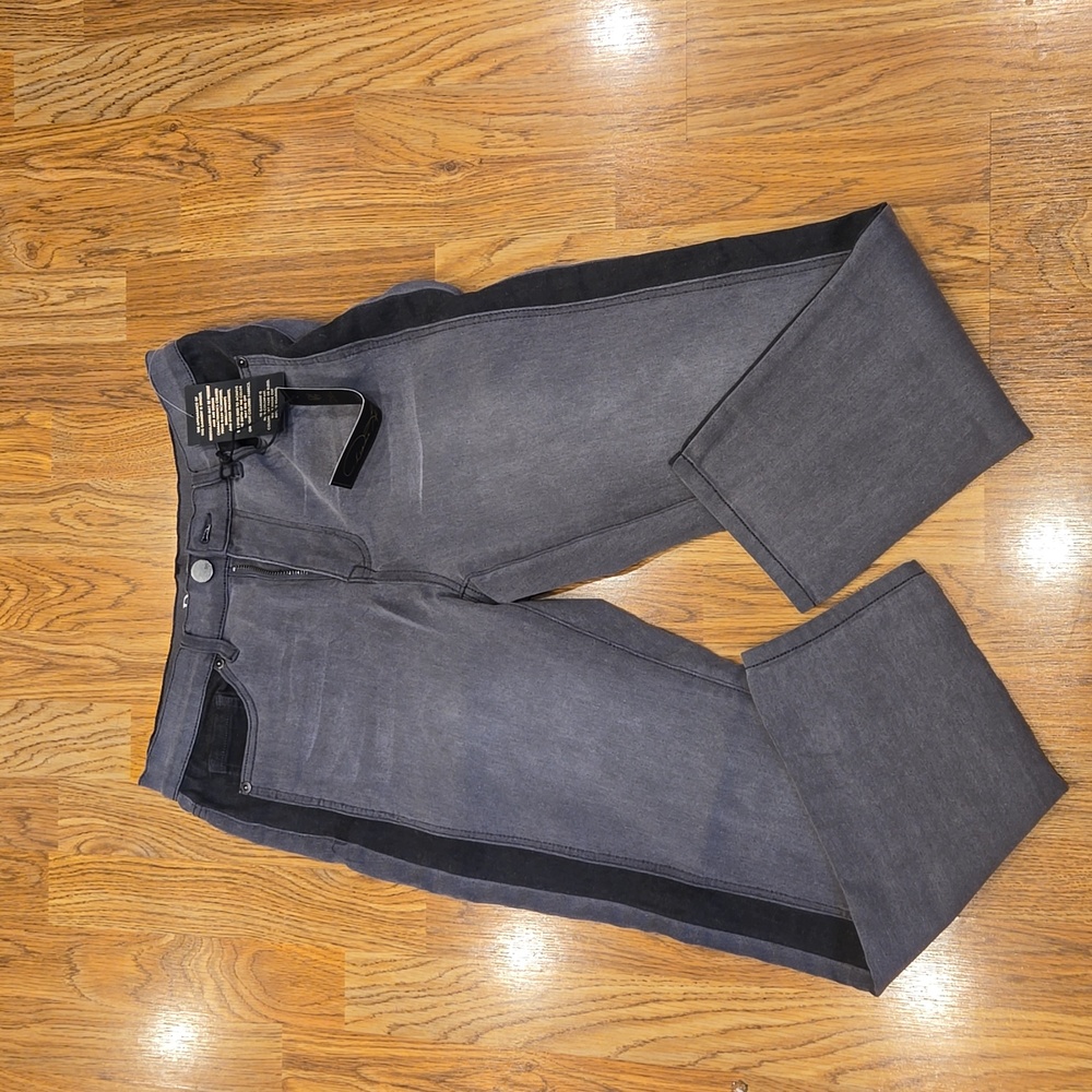 NWT women's DG2 grey with black accent 10 petite jeans
